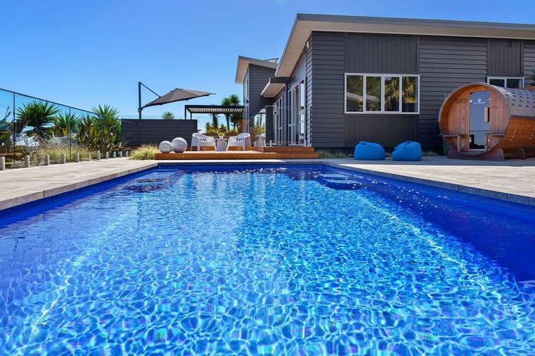 Photo of property in 36 Raukawa Road, Peka Peka, Waikanae, 5391