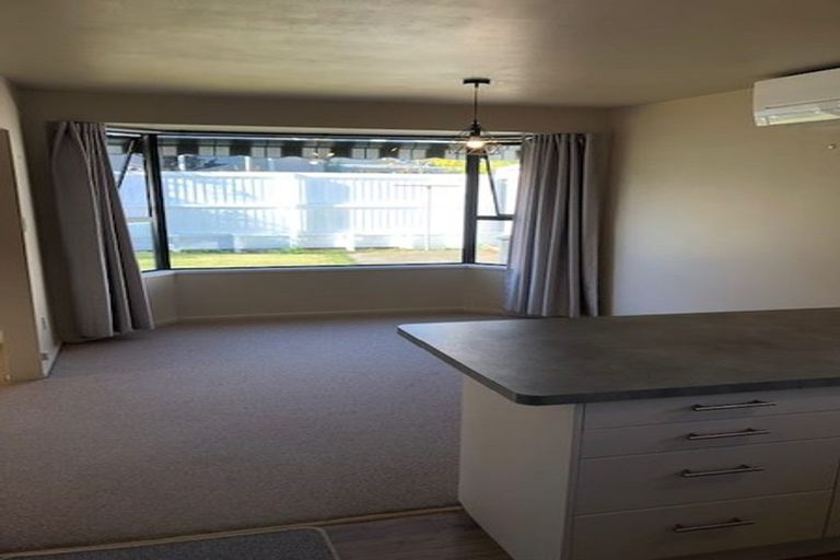 Photo of property in 2/22 Searells Road, Strowan, Christchurch, 8052