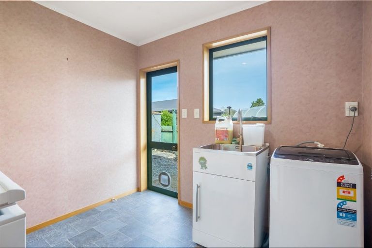 Photo of property in 15 Union Street, Winton, 9720