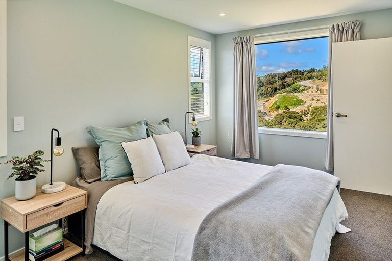 Photo of property in 10 Topsail Way, Whitby, Porirua, 5024