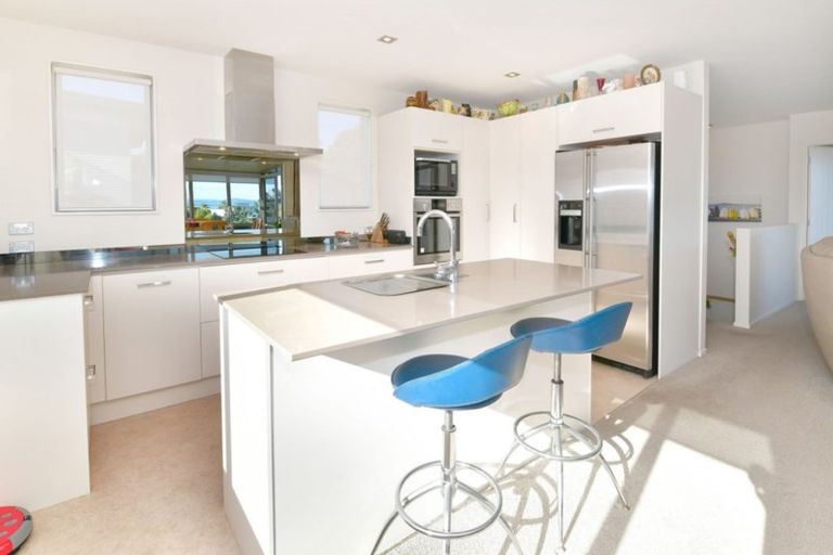 Photo of property in 92a Tiri Road, Manly, Whangaparaoa, 0930