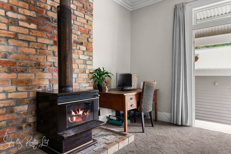 Photo of property in 17 Franklin Road, Paparoa, 0571