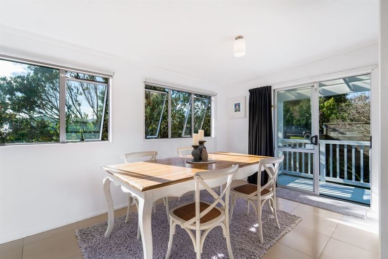 Photo of property in 45 Shakespear Road, Army Bay, Whangaparaoa, 0930
