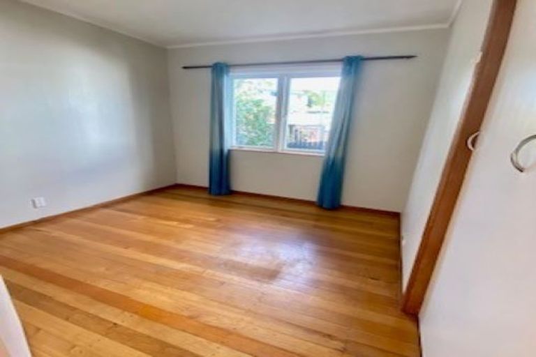 Photo of property in 14 Lanigan Street, Birkdale, Auckland, 0626