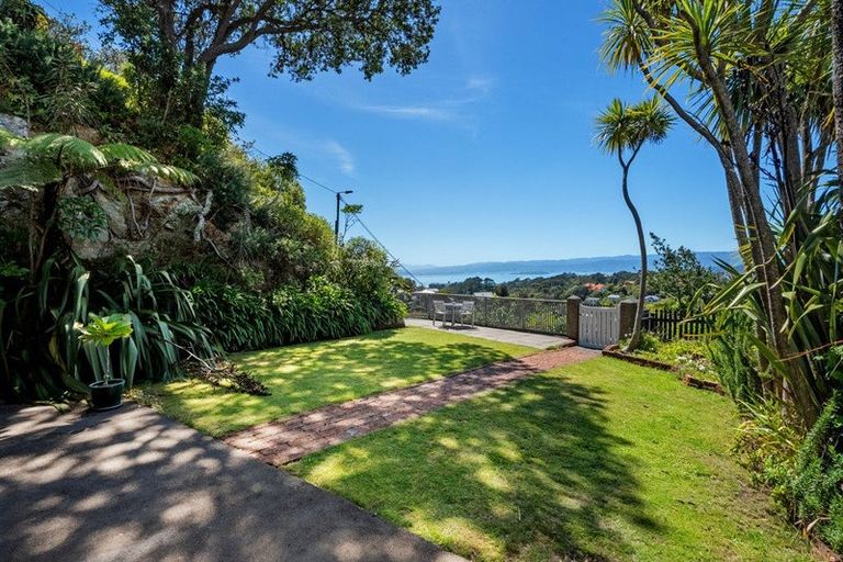 Photo of property in 21 Northland Road, Northland, Wellington, 6012