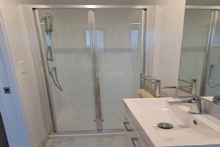 Photo of property in 2/3 Fairdale Place, Birkdale, Auckland, 0626