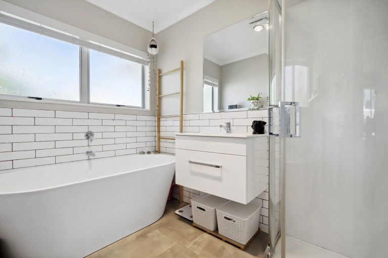 Photo of property in 10 Inlet View, Titahi Bay, Porirua, 5022