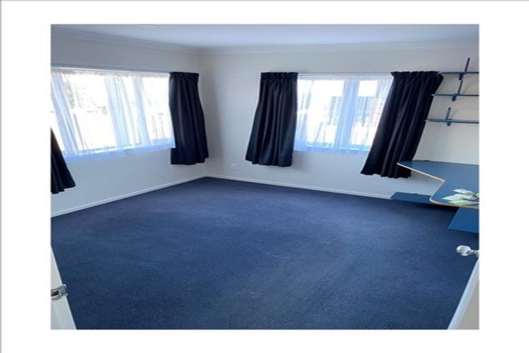 Photo of property in 20 Bowes Crescent, Strathmore Park, Wellington, 6022