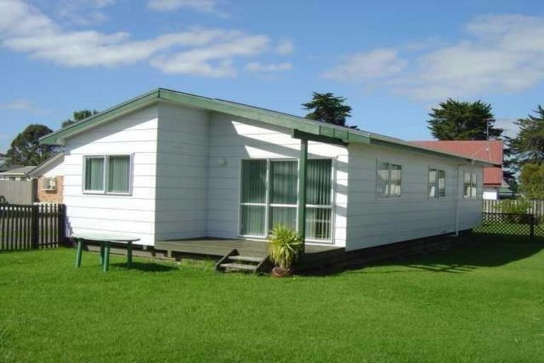 Photo of property in 16 Aurea Avenue, Pakuranga, Auckland, 2010