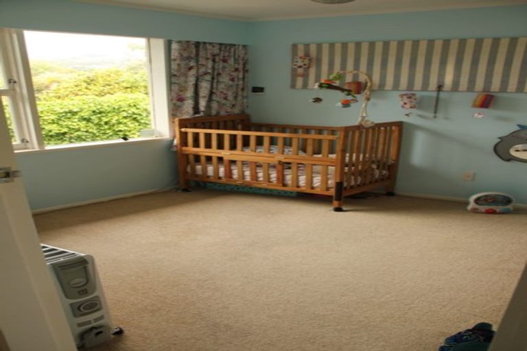 Photo of property in 5 Chudleigh Grove, Churton Park, Wellington, 6037