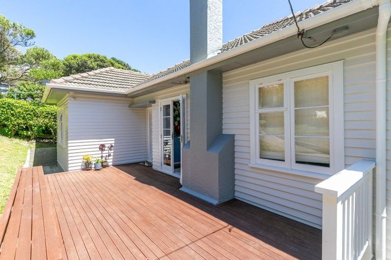 Photo of property in 51 Milne Terrace, Island Bay, Wellington, 6023