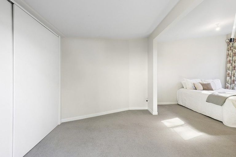 Photo of property in 493 Karaka Bay Road, Karaka Bays, Wellington, 6022