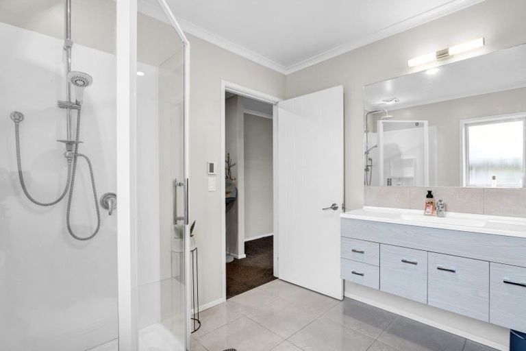 Photo of property in 16 Ryder Drive, Waiwhakaiho, New Plymouth, 4312