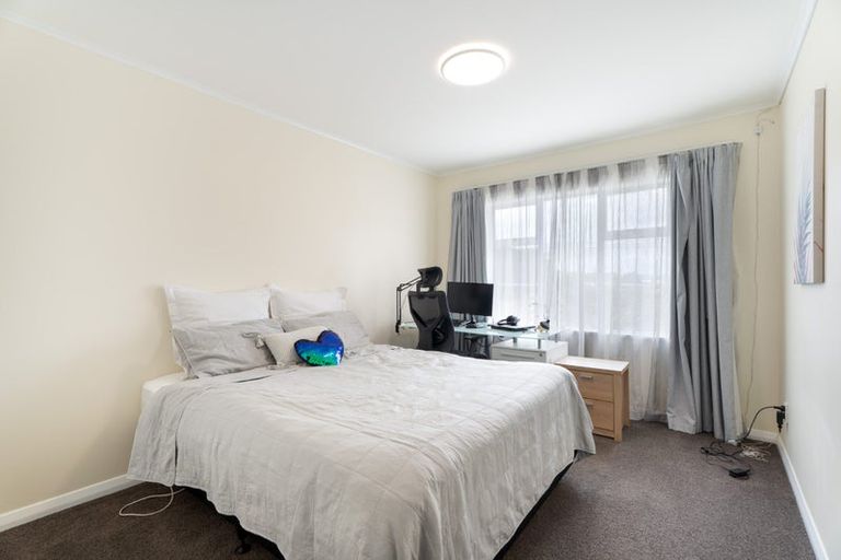 Photo of property in 37 Hampton Hill Road, Tawa, Wellington, 5028