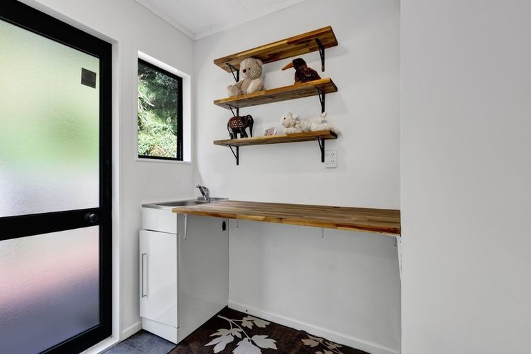 Photo of property in 31 Beaumont Crescent, Frankleigh Park, New Plymouth, 4310