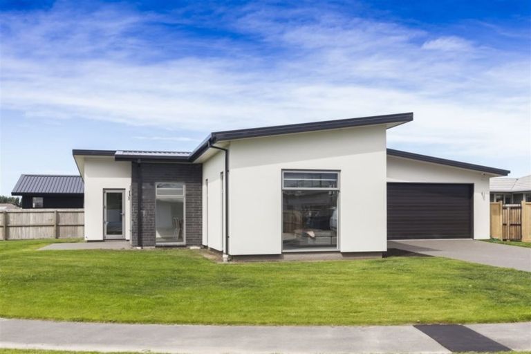 Photo of property in 22 Kingsbridge West, Burwood, Christchurch, 8083