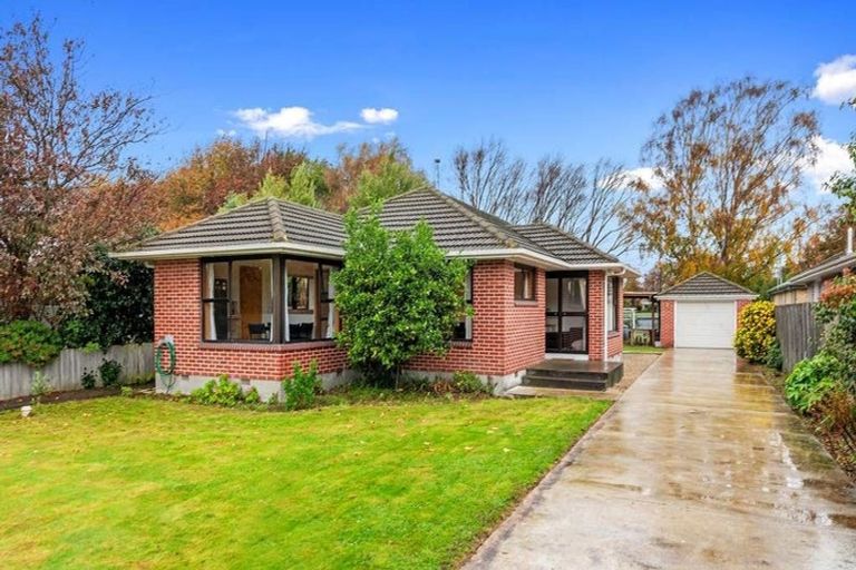 Photo of property in 18 Lochee Road, Upper Riccarton, Christchurch, 8041