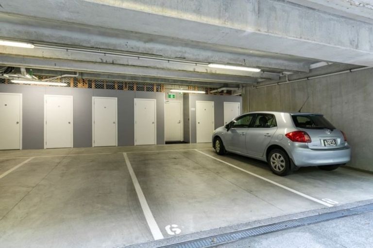 Photo of property in 6 Rewa Rewa Lane, Orewa, 0931