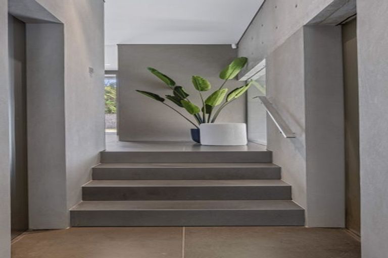 Photo of property in 76 Cliff Road, Torbay, Auckland, 0630