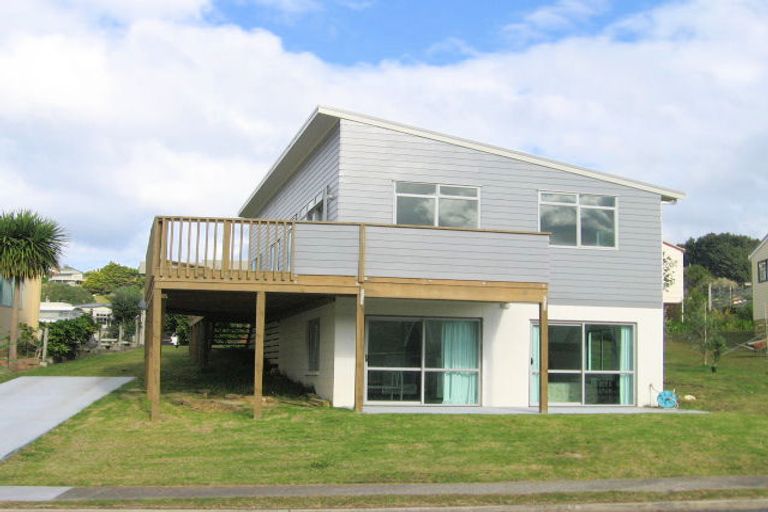 Photo of property in 208 Onemana Drive, Onemana, Whangamata, 3691