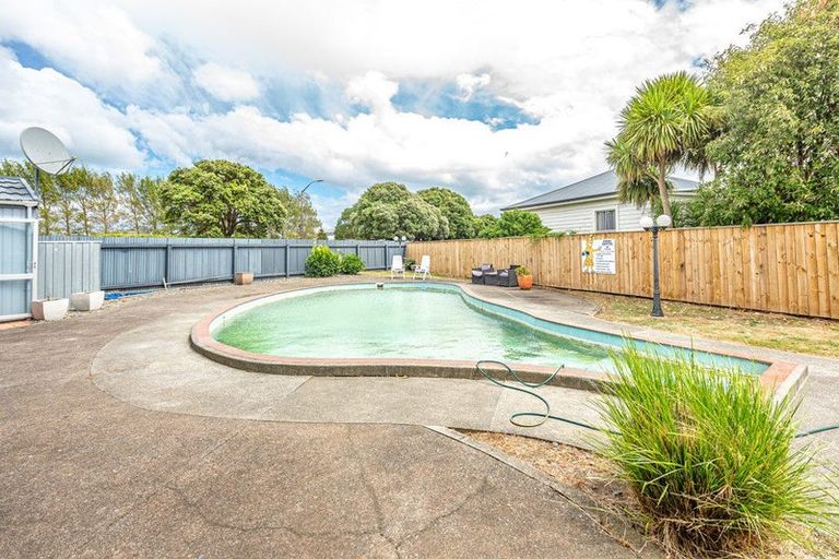 Photo of property in 1 Hurworth Place, College Estate, Whanganui, 4500
