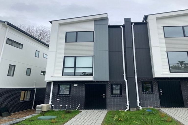 Photo of property in 63 Morihana Close, Glen Eden, 0602