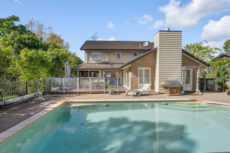 Photo of property in 5 Seymour Road, Mellons Bay, Auckland, 2014