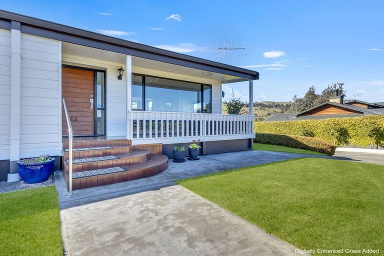 Photo of property in 37 Hikanui Drive, Havelock North, 4130