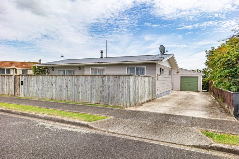 Photo of property in 7 Heather Street, Levin, 5510