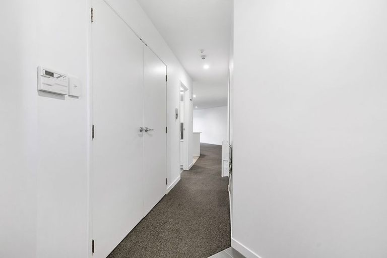 Photo of property in The Mews, 10/8 Basque Road, Eden Terrace, Auckland, 1021