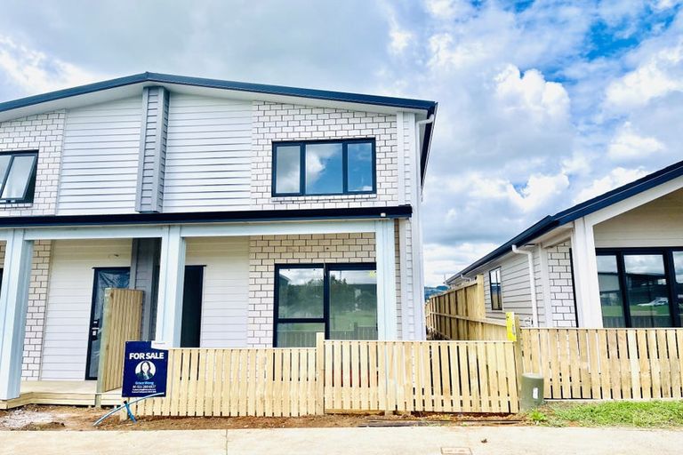 Photo of property in 18 Rorotu Avenue, Karaka, Papakura, 2113