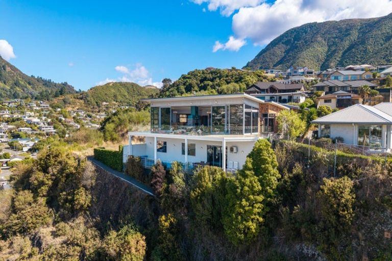 Photo of property in 26 Gravesend Place, Picton, 7220