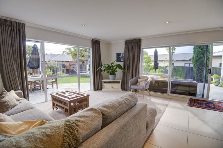 Photo of property in 6 Redwood Close, Havelock North, 4130