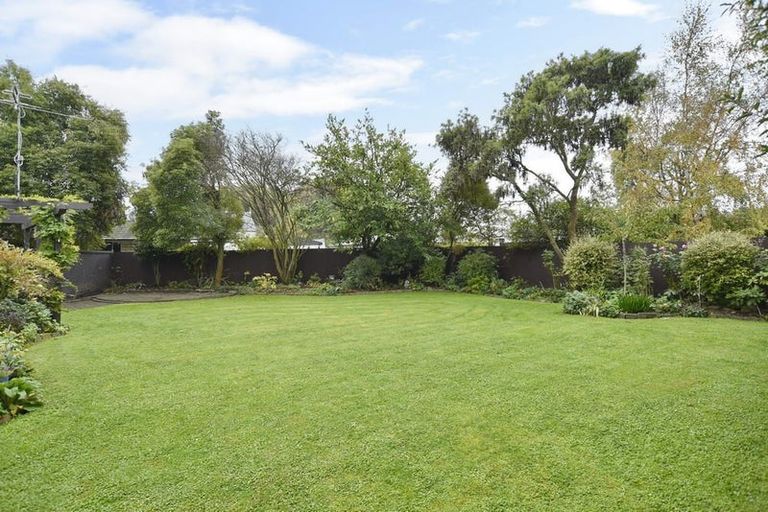 Photo of property in 19 Strachan Place, Rangiora, 7400