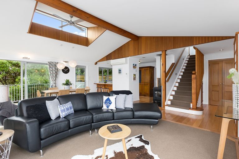 Photo of property in 14 Bewley Avenue, Macandrew Bay, Dunedin, 9014