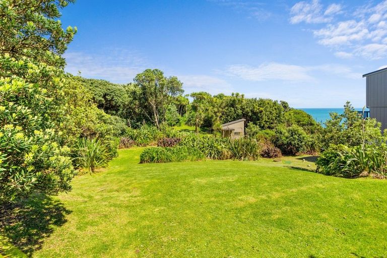 Photo of property in 41 Waitea Road, Muriwai, 0881