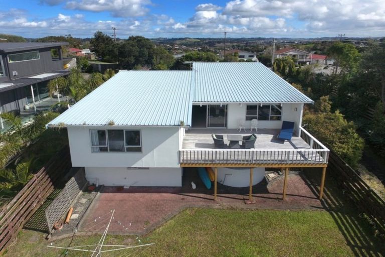 Photo of property in 98 Vipond Road, Stanmore Bay, Whangaparaoa, 0932