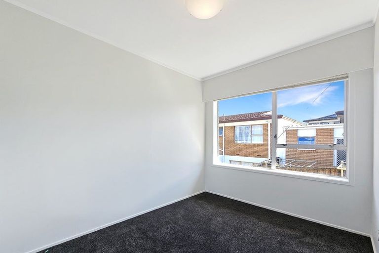 Photo of property in 1/79 Prince Regent Drive, Half Moon Bay, Auckland, 2012