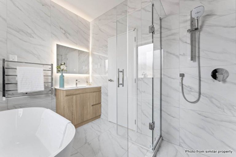 Photo of property in 3 Taiororua Avenue, Massey, Auckland, 0614