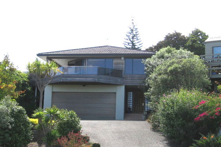 Photo of property in 23 Brigantine Drive, Beach Haven, Auckland, 0626