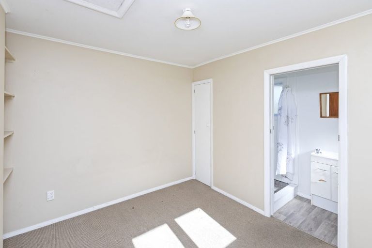 Photo of property in 12 Aorangi Road, Bryndwr, Christchurch, 8053