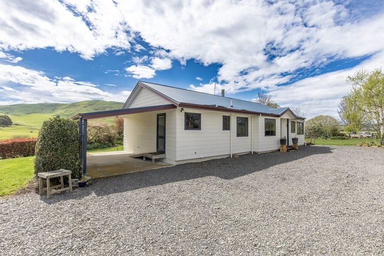Photo of property in 425 Te Kura Road, Otane, 4277