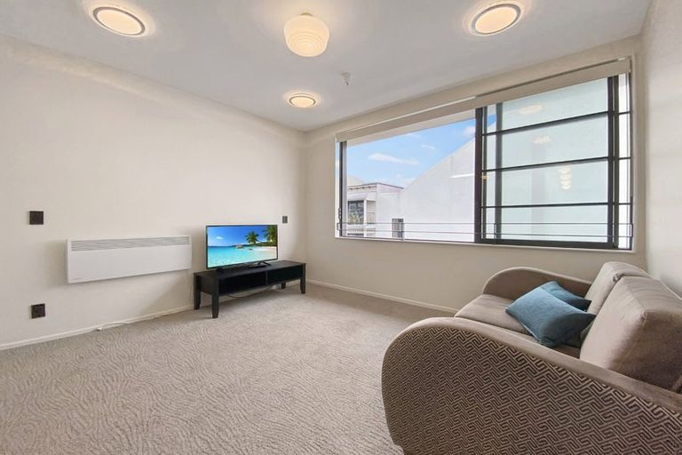 Photo of property in 101/3 Roxburgh Street, Mount Victoria, Wellington, 6011