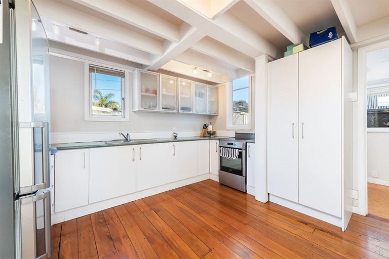 Photo of property in 13 Forest Hill Road, Henderson, Auckland, 0612