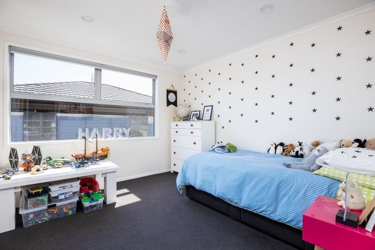 Photo of property in 13 Montrose Place, Highlands Park, New Plymouth, 4312