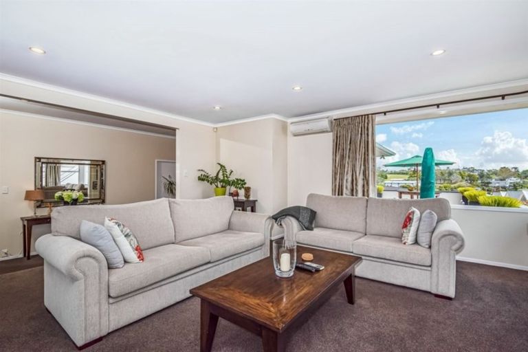 Photo of property in 1/8 Folkestone Street, Murrays Bay, Auckland, 0630