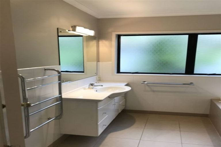 Photo of property in 38 Loloma Drive, Half Moon Bay, Auckland, 2012