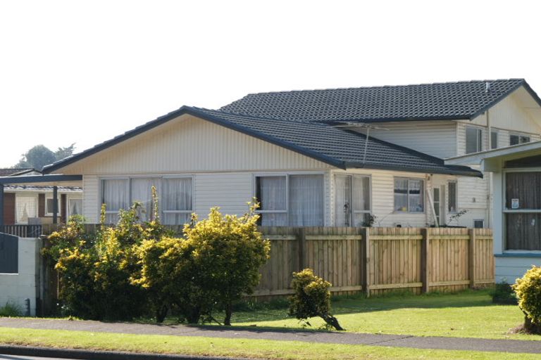Photo of property in 94 Robertson Road, Mangere East, Auckland, 2024
