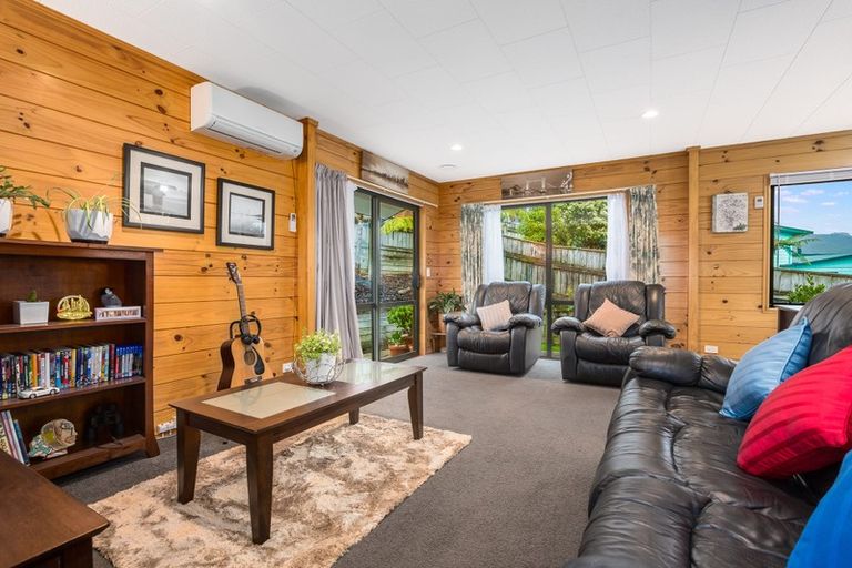 Photo of property in 8 Ribbonwood Terrace, Ranui, Porirua, 5024