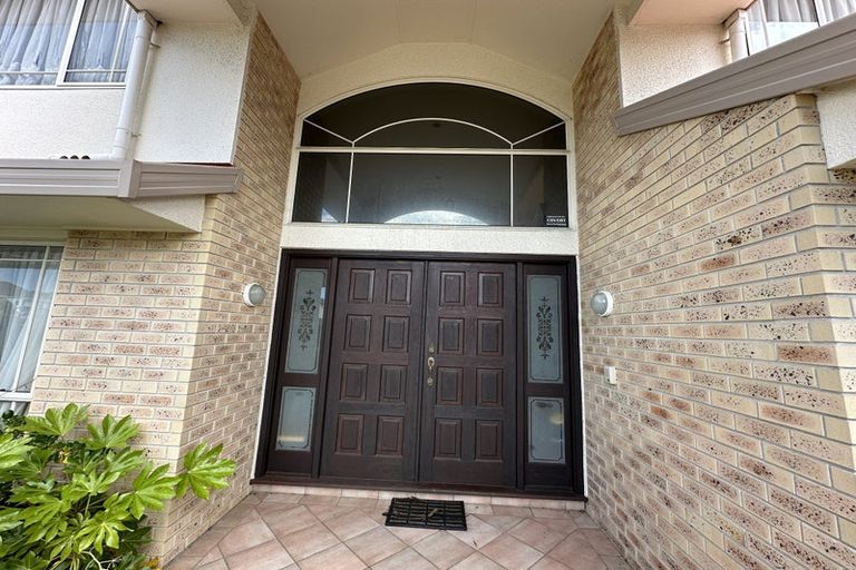 Photo of property in 6 Nathan Close, Somerville, Auckland, 2014